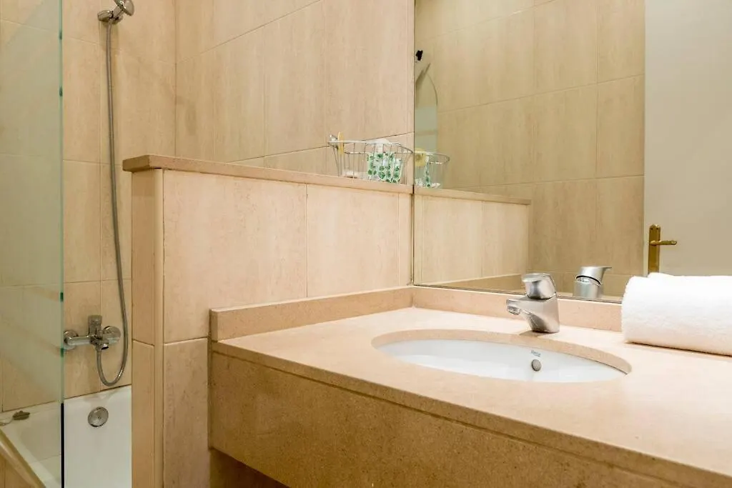 Bebarceloner Poble Nou Apartaments - 2 Bedroom 0*, Barcellona Spagna